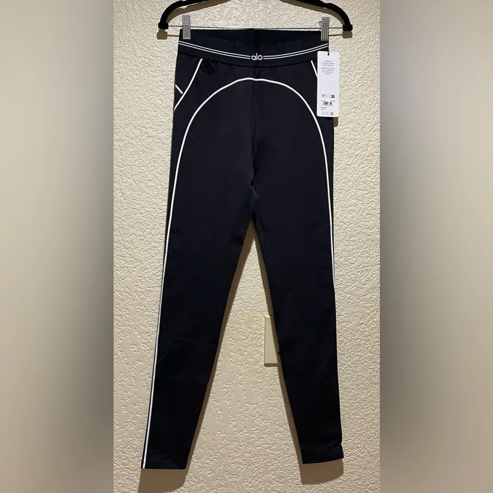 ALO Yoga NWT Airbrush High Waist Heart Throb Leggings Black White Size L